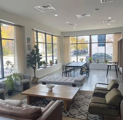 Charming 3Bd Urban Oasis In The Heart Of Chicago