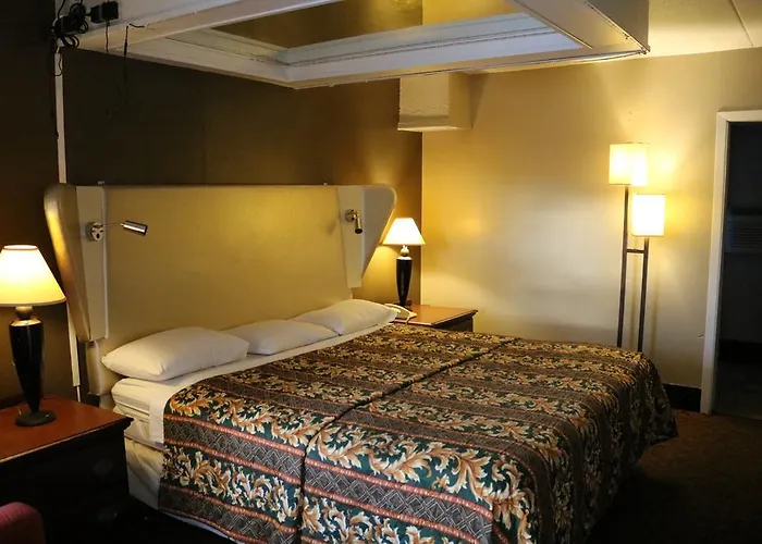 Miami Inn & Suites