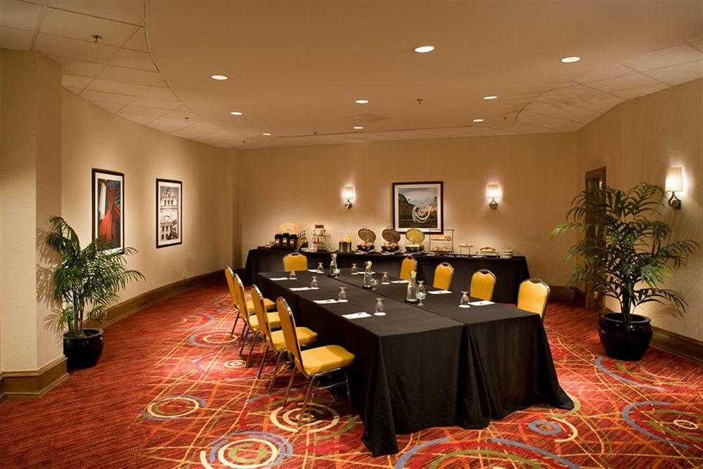 Hotel Courtyard By Marriott At Medical District-uic 3*