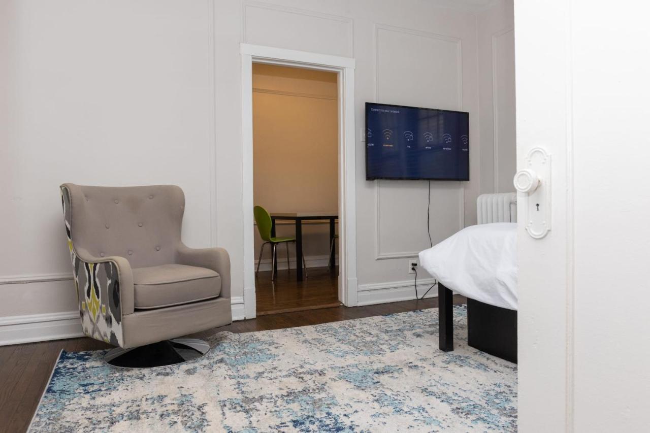 Frontdesk Studio Apt Near The Museum Of Science Apartment Chicago