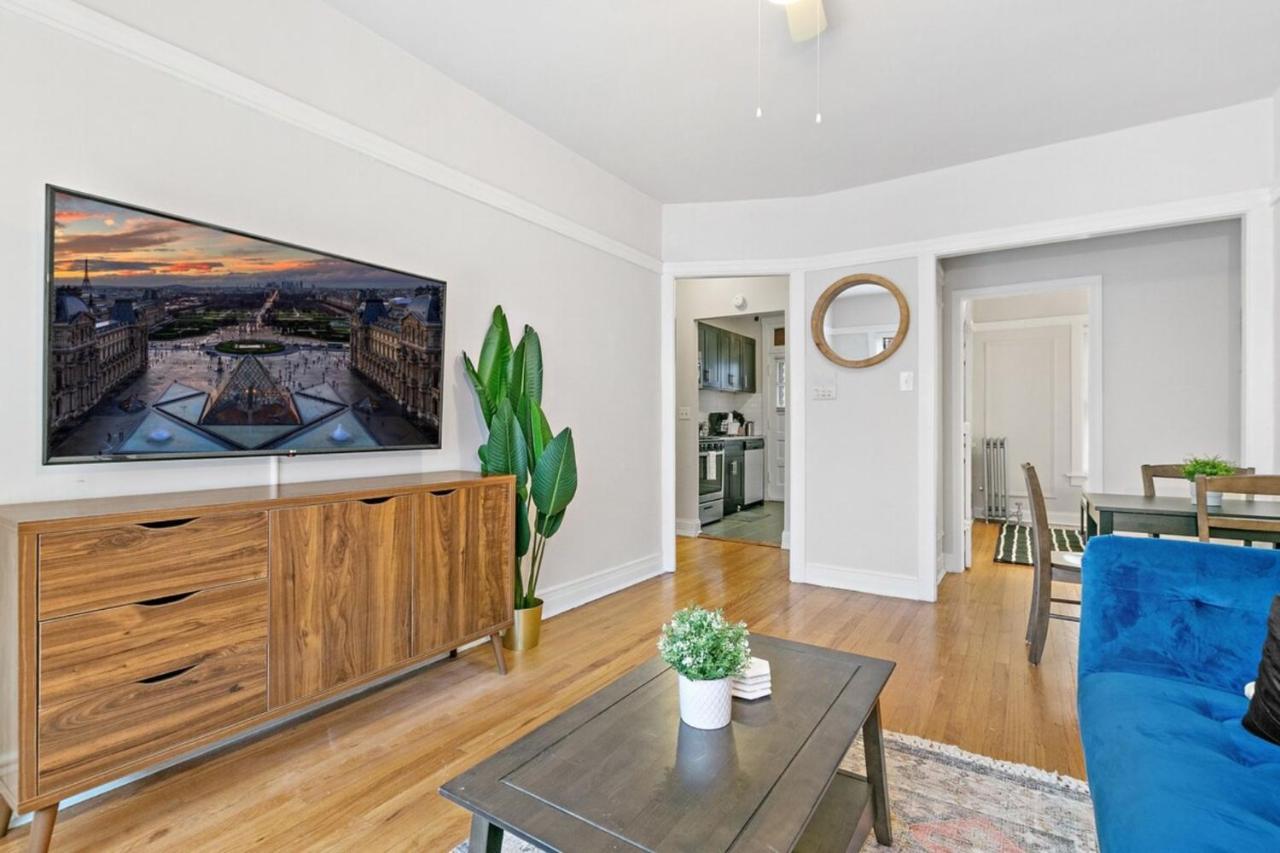 Convenient 2br Close To Shops, Dining, Loyola - Lunt 2s