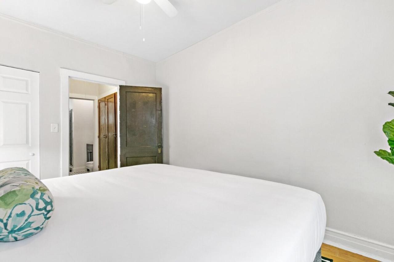 Convenient 2br Close To Shops, Dining, Loyola - Lunt 2s