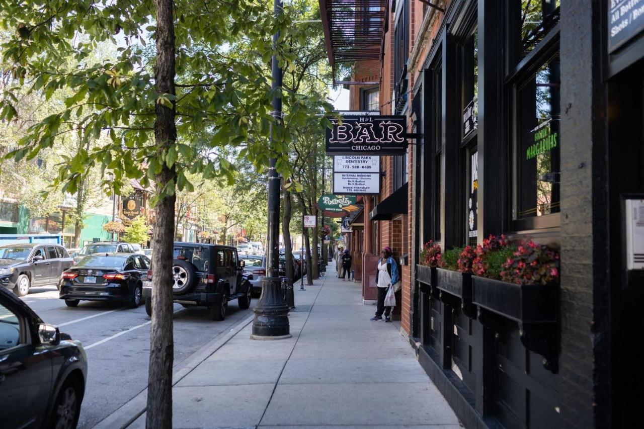 Steps To Bars, Lake, Eats With Easy Access By Zencity Chicago