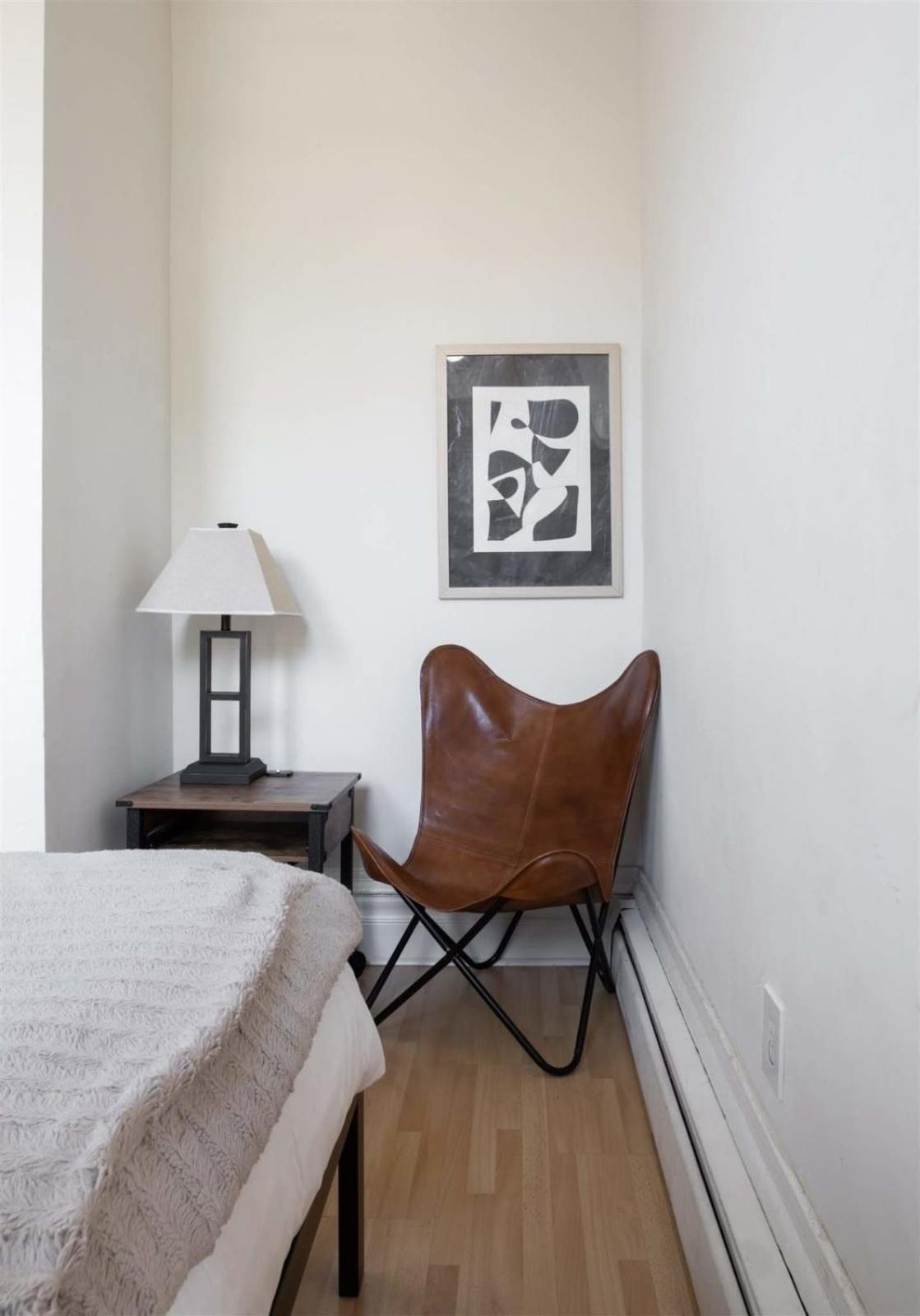 Steps To Bars, Lake, Eats With Easy Access By Zencity Apartment