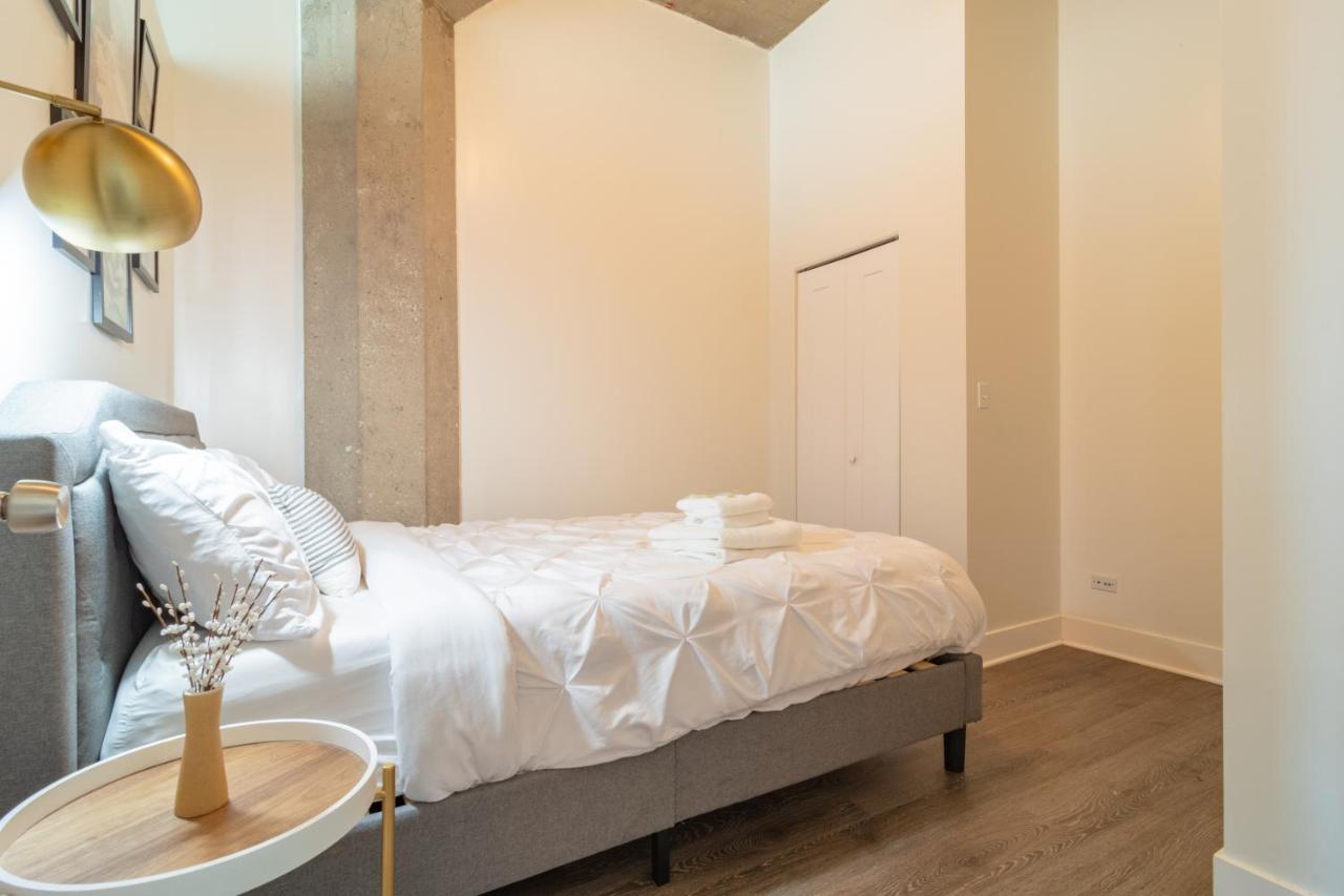 Apartment Convenient 2br In Prime Location With Gym Access & Optional Parking Near Mccormick Place And Soldier Field *