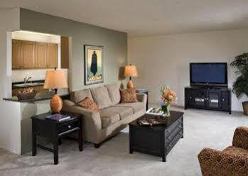 Corporate Suites Network At Columbus Plaza Hotel Chicago