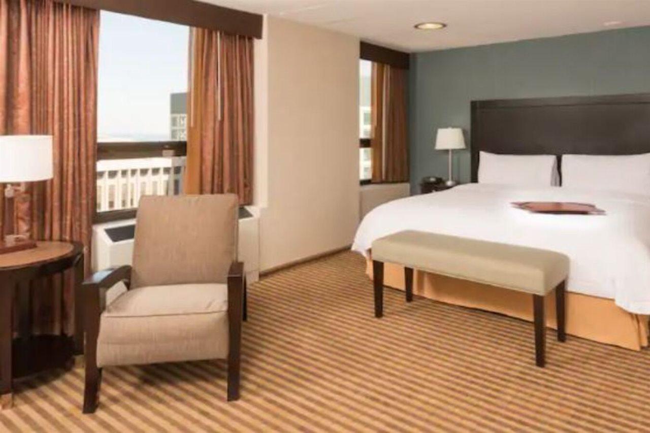 Hotel Hampton Downtown/magnificent Mile 3*