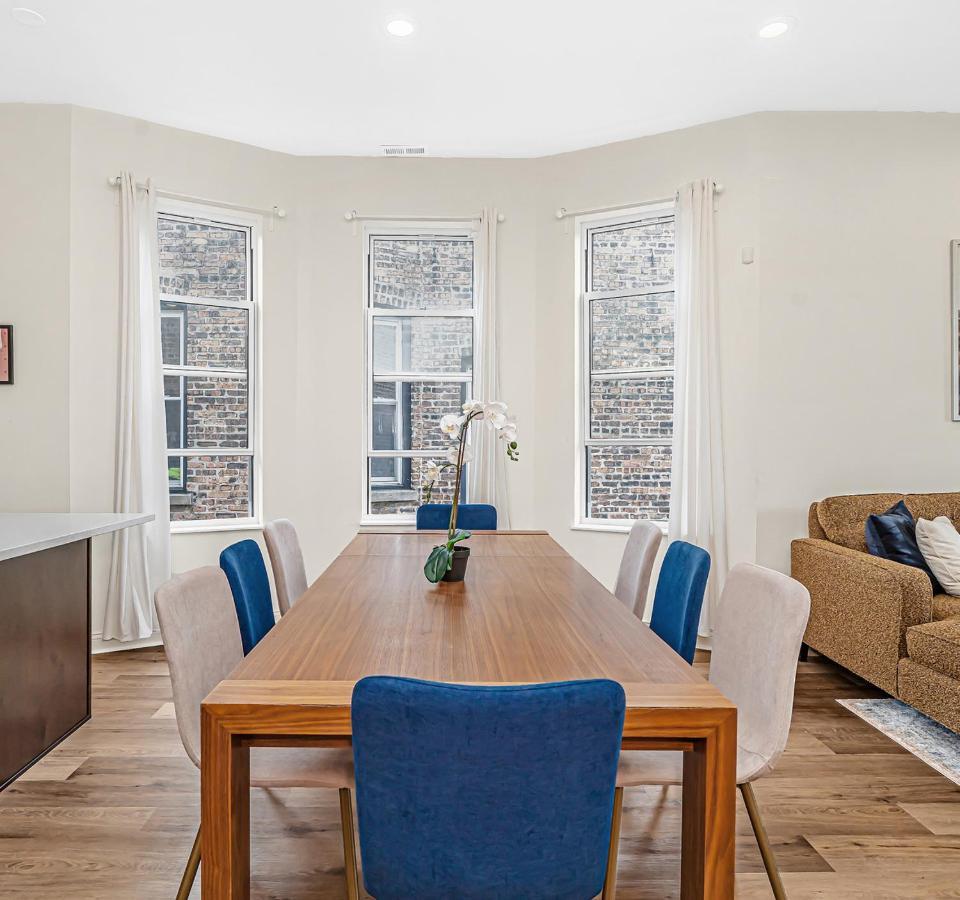 Spacious 5-br Next To Transit Free Parking *