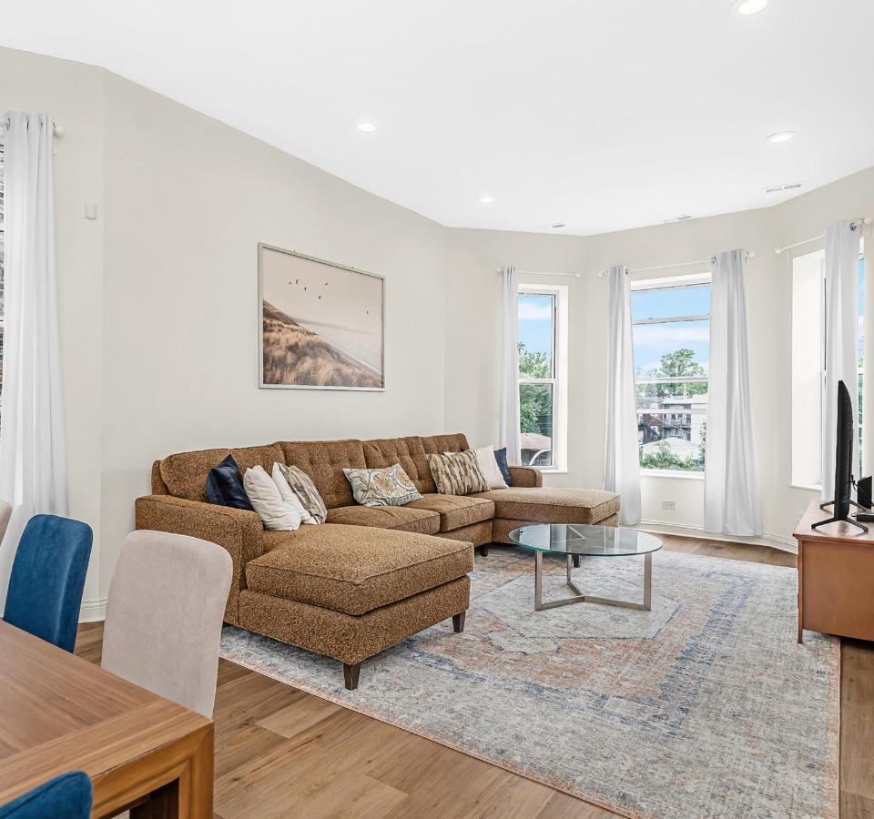 Spacious 5-br Next To Transit Free Parking Apartment *