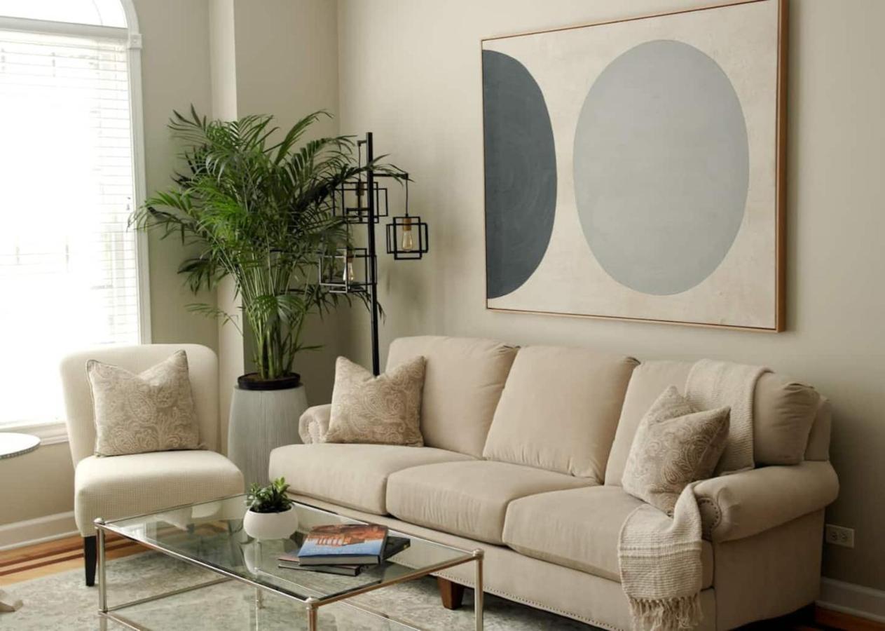 Amazing 3br 3 Ba In Apartment *
