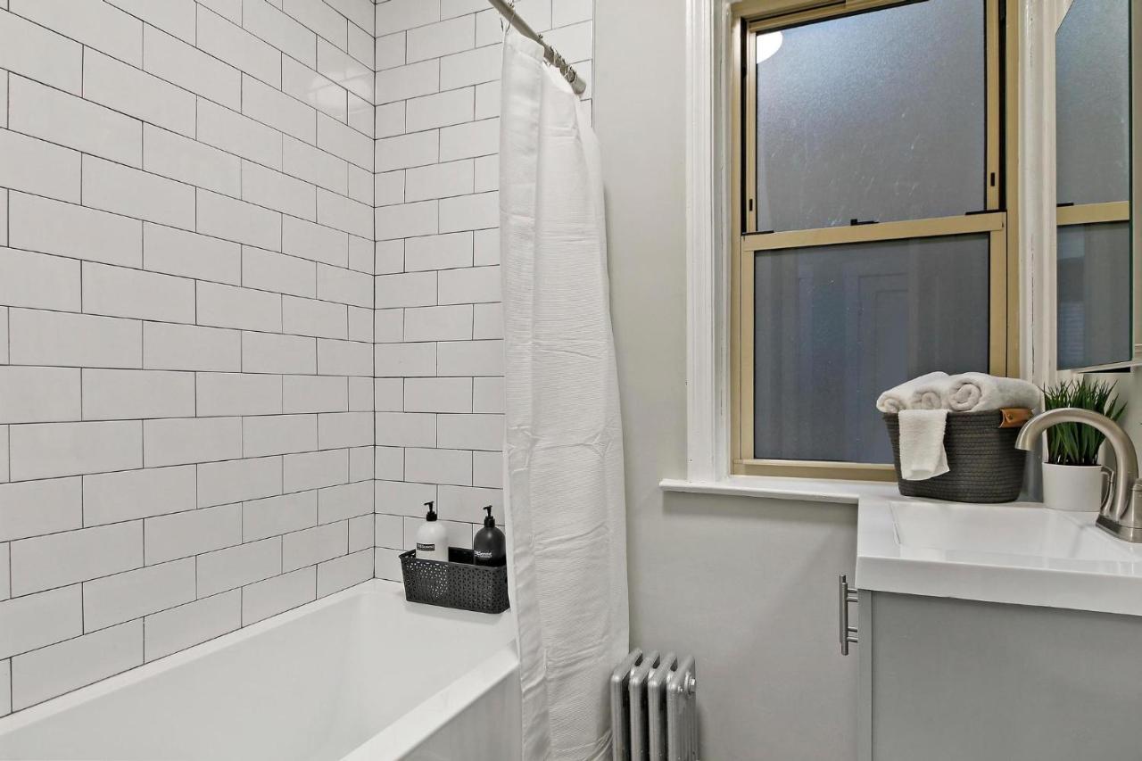 2br Beaming & Roomy Apt Close To Shops - Springfield 2