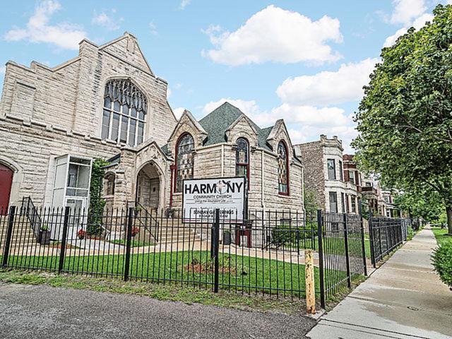 Modern 4br Just A Block From Cta Pink Line With Pool Table Free Parking Chicago