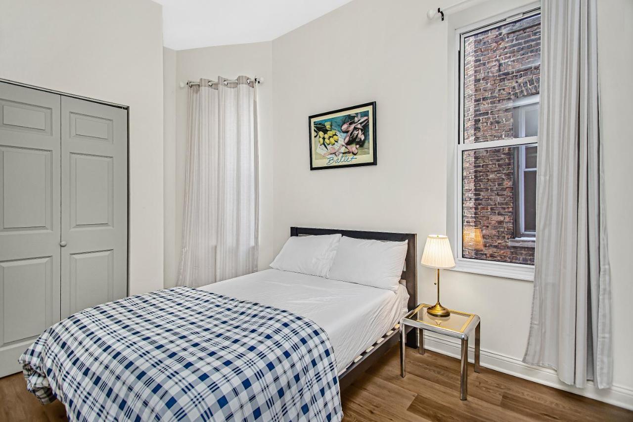 Modern 4br Just A Block From Cta Pink Line With Pool Table Free Parking