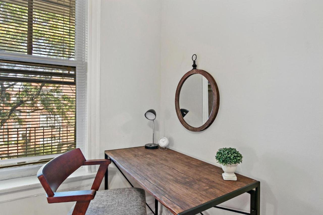 Stylish And Expansive 2br Apt With Balcony - Buckingham 3 Apartamento *