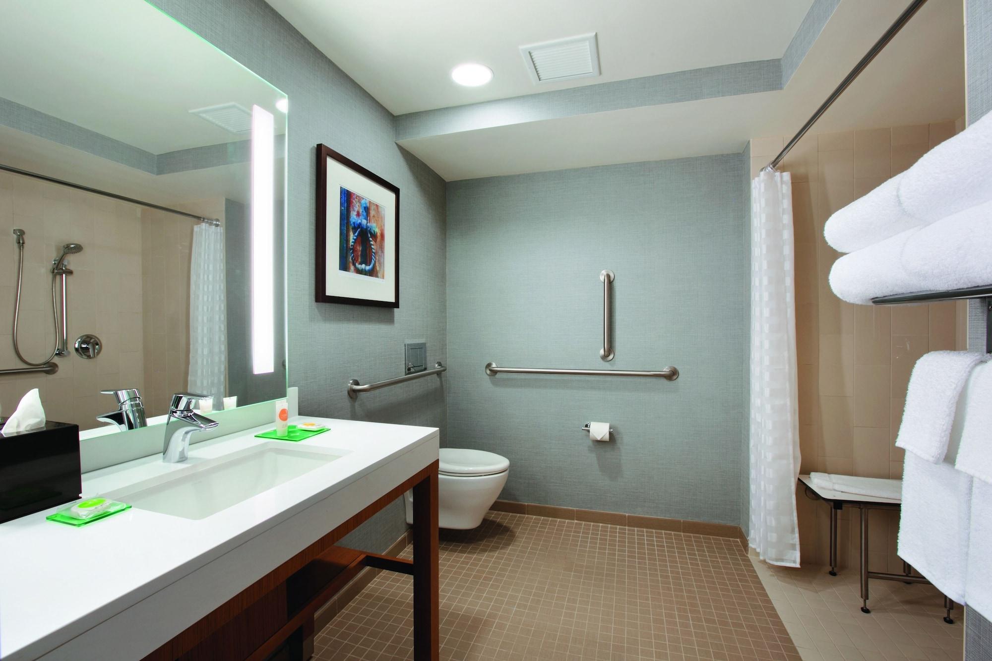 Hyatt Place Chicago-south/university Medical Center 3*