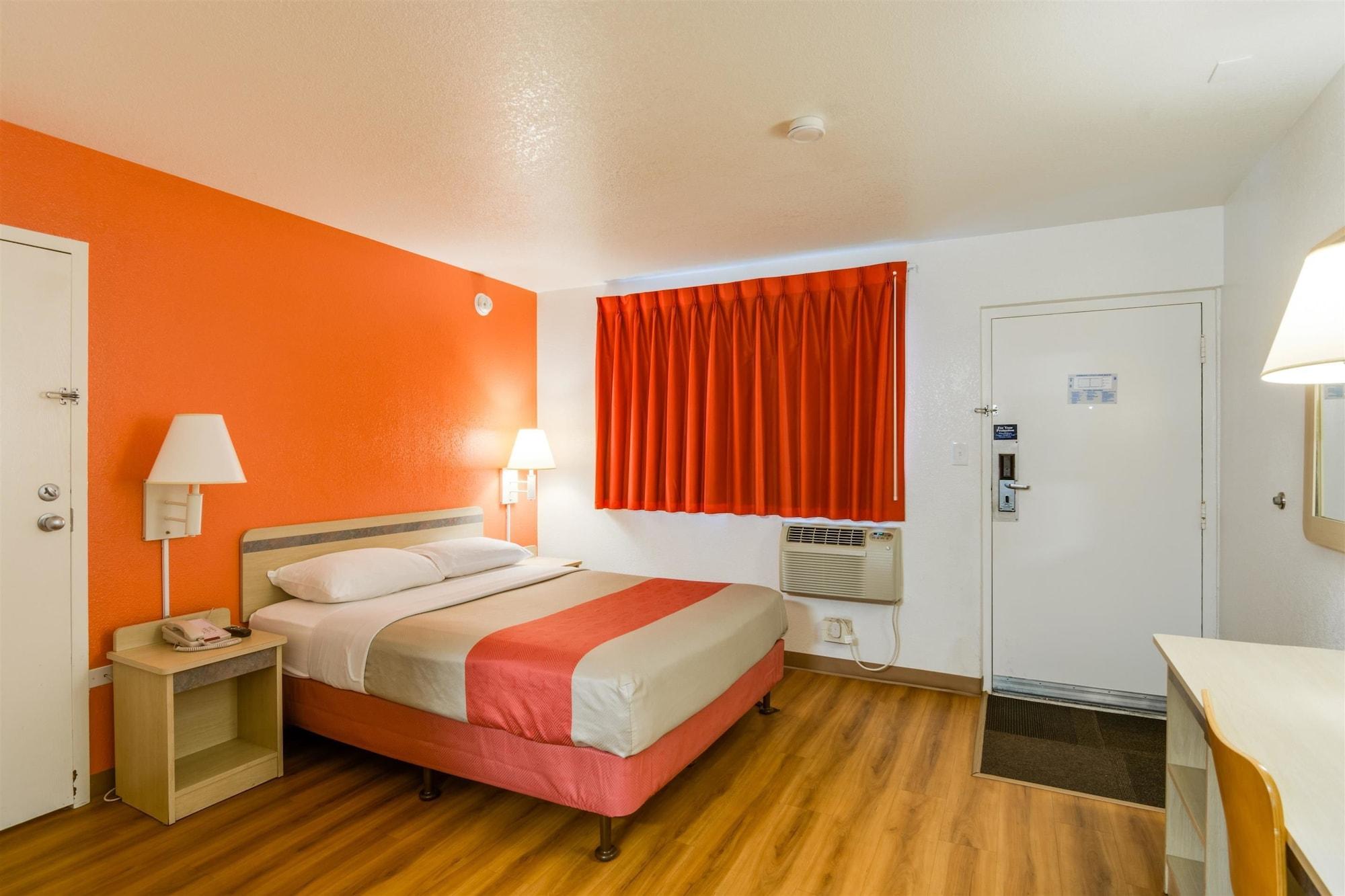 Hotel 6-schiller Park, Il - Chicago O'hare Schiller Park