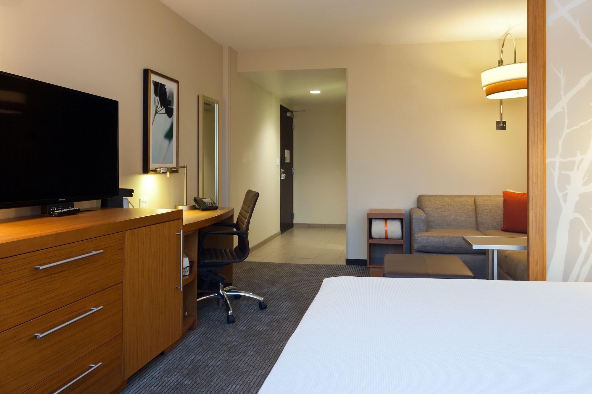 Hyatt Place River North 3*