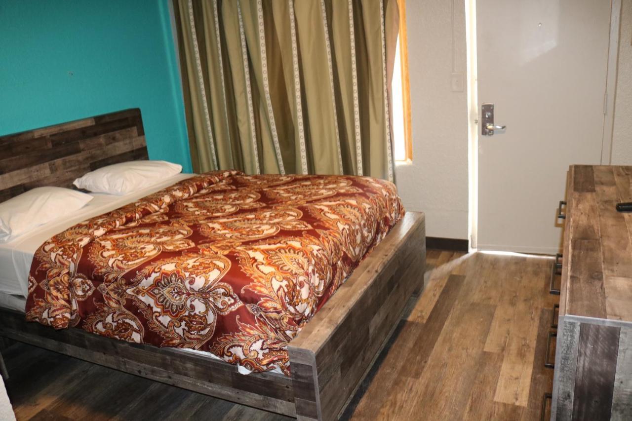 Miami & Motel Oak Lawn