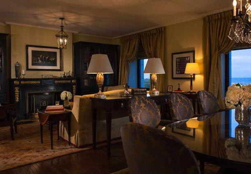 The Blackstone, Autograph Collection 4*