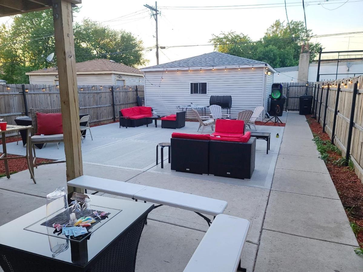 Apartment Beautiful 2 Bedroom 2 Bath Near United Center Chicago