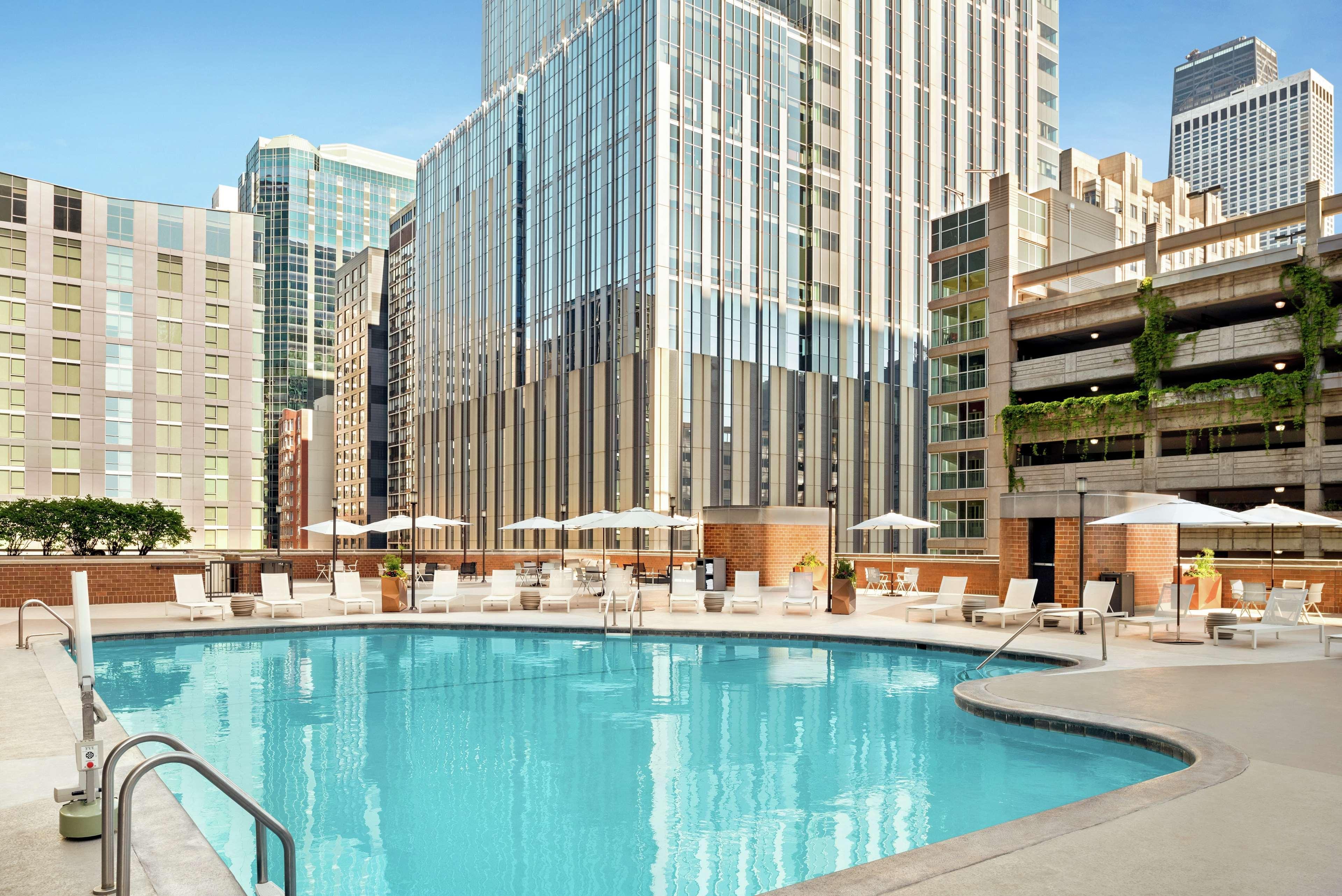 Hyatt Centric Magnificent Mile Hotel 4*