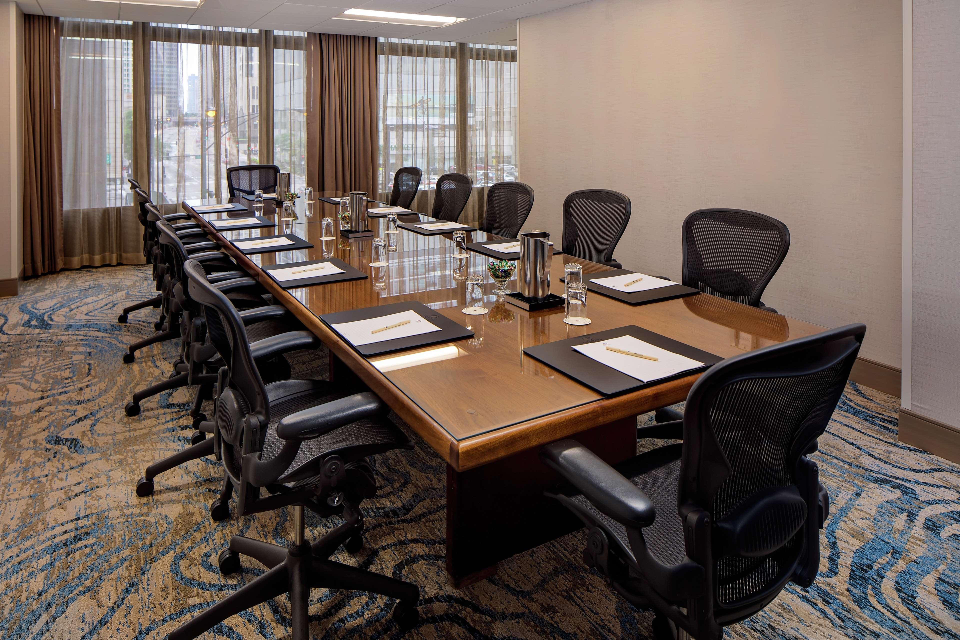 Hotel Hyatt Centric Magnificent Mile 4*