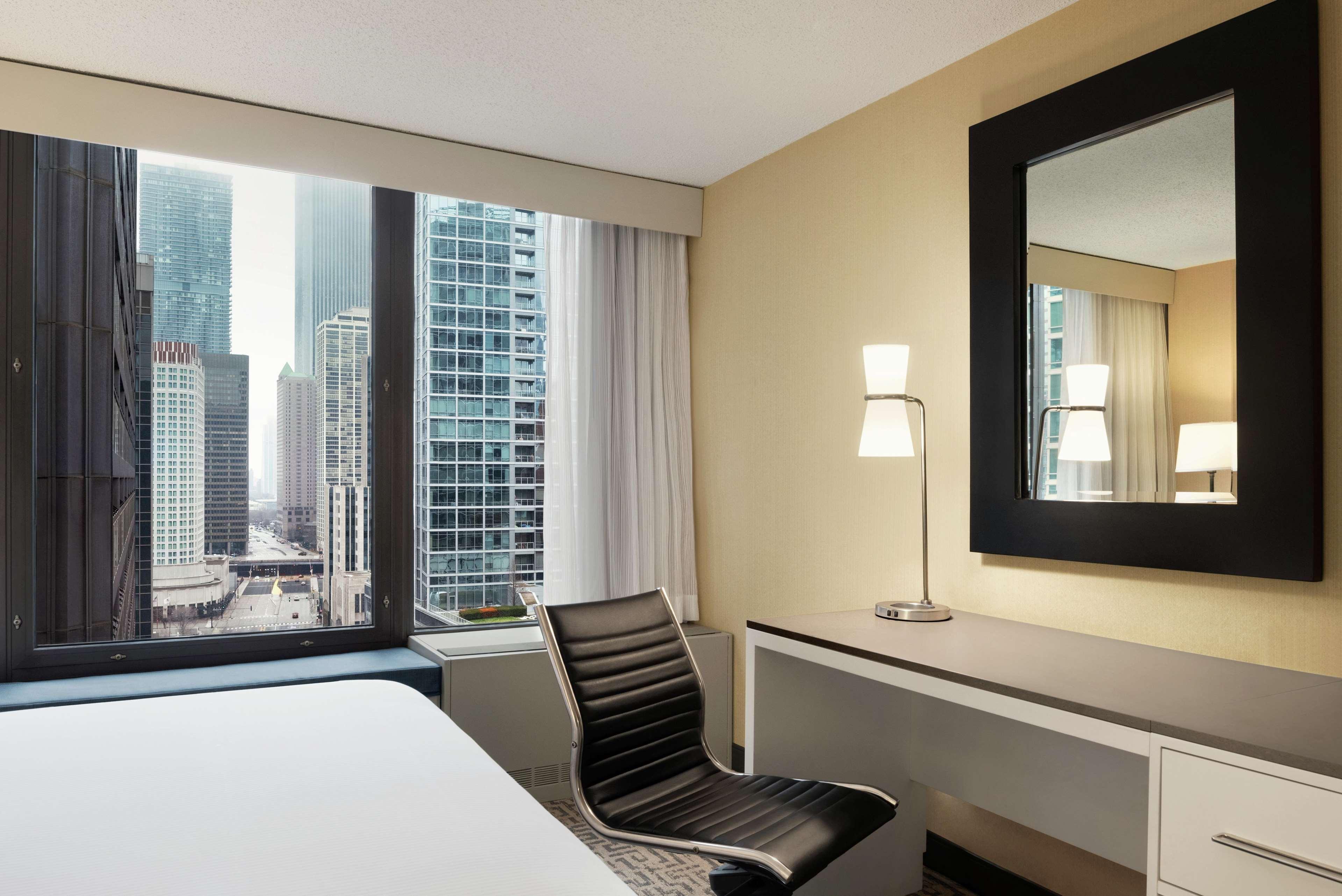 Hotel Hyatt Centric Magnificent Mile 4*