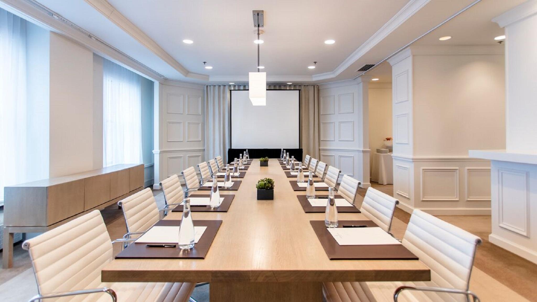 Hotel Ambassador Chicago, Part Of Jdv By Hyatt 4*