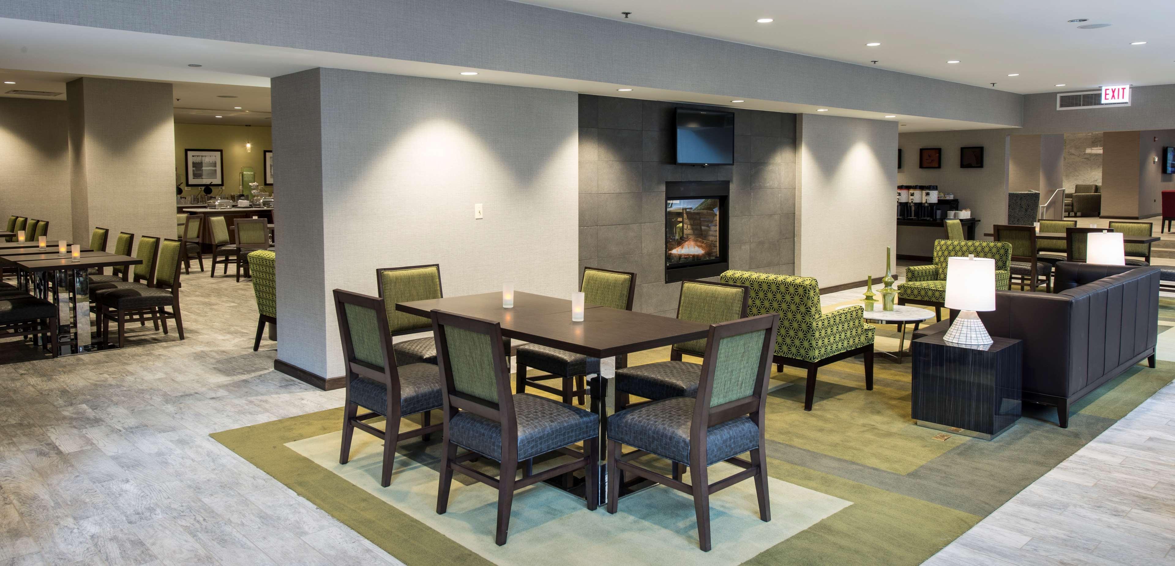 Hampton Downtown/magnificent Mile Hotel 3*