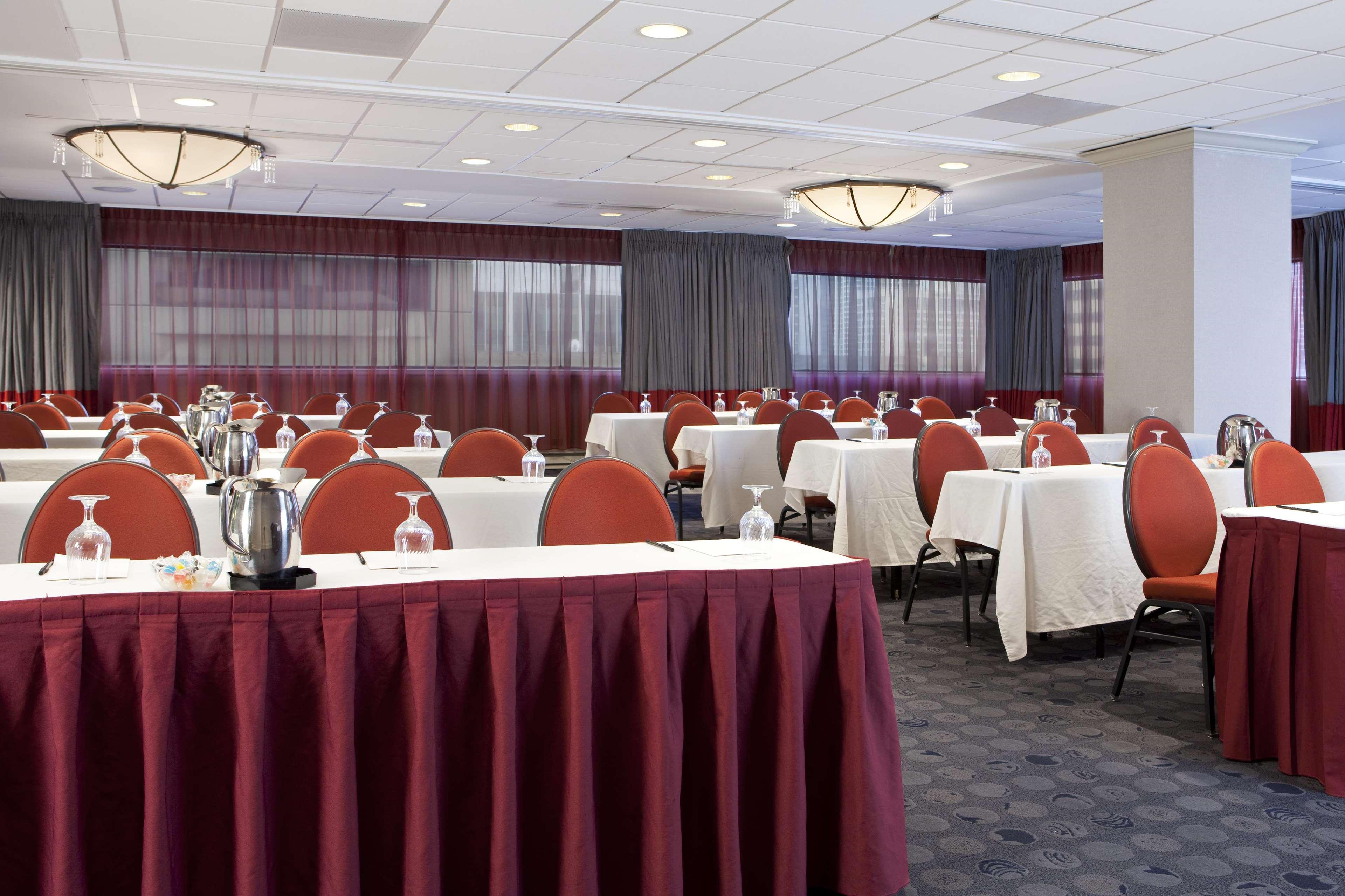 Hampton Downtown/magnificent Mile 3*