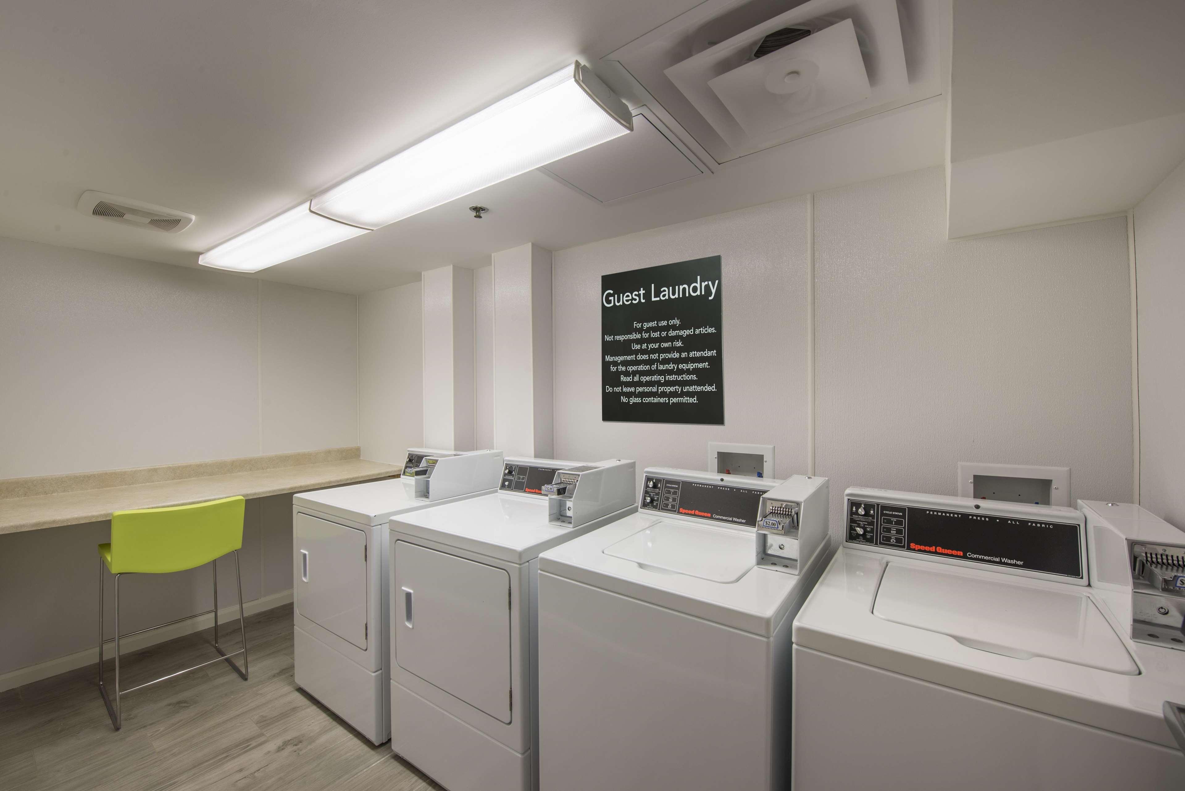 Hampton Downtown/magnificent Mile Hotel 3*