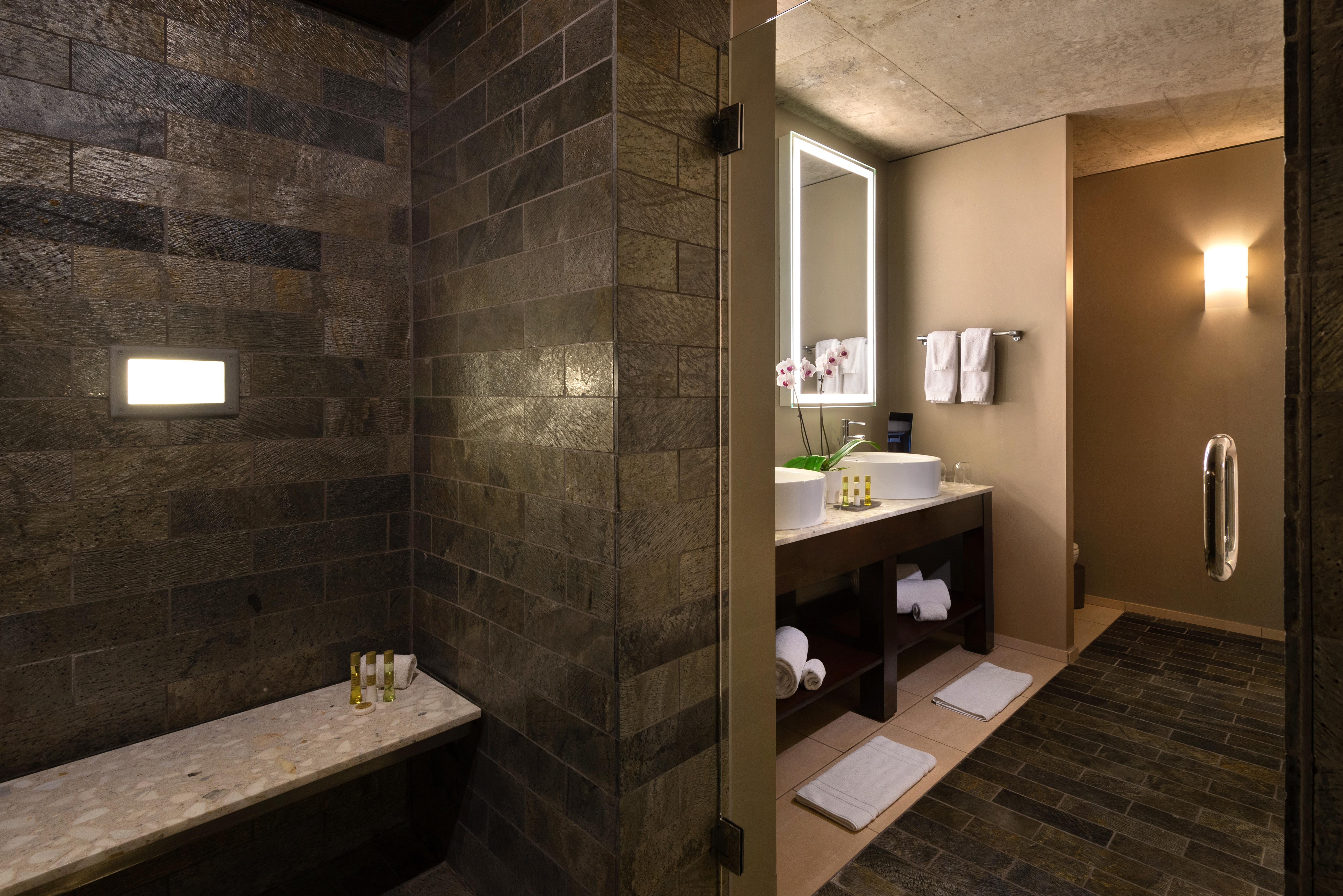 Eurostars Magnificent Mile Hotel 4*