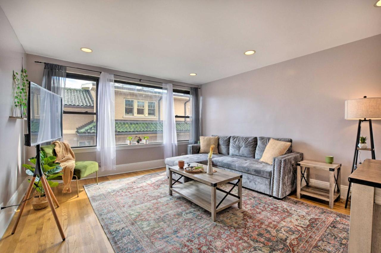 Urban Escape About 1 Mi To Local Beaches! Apartment