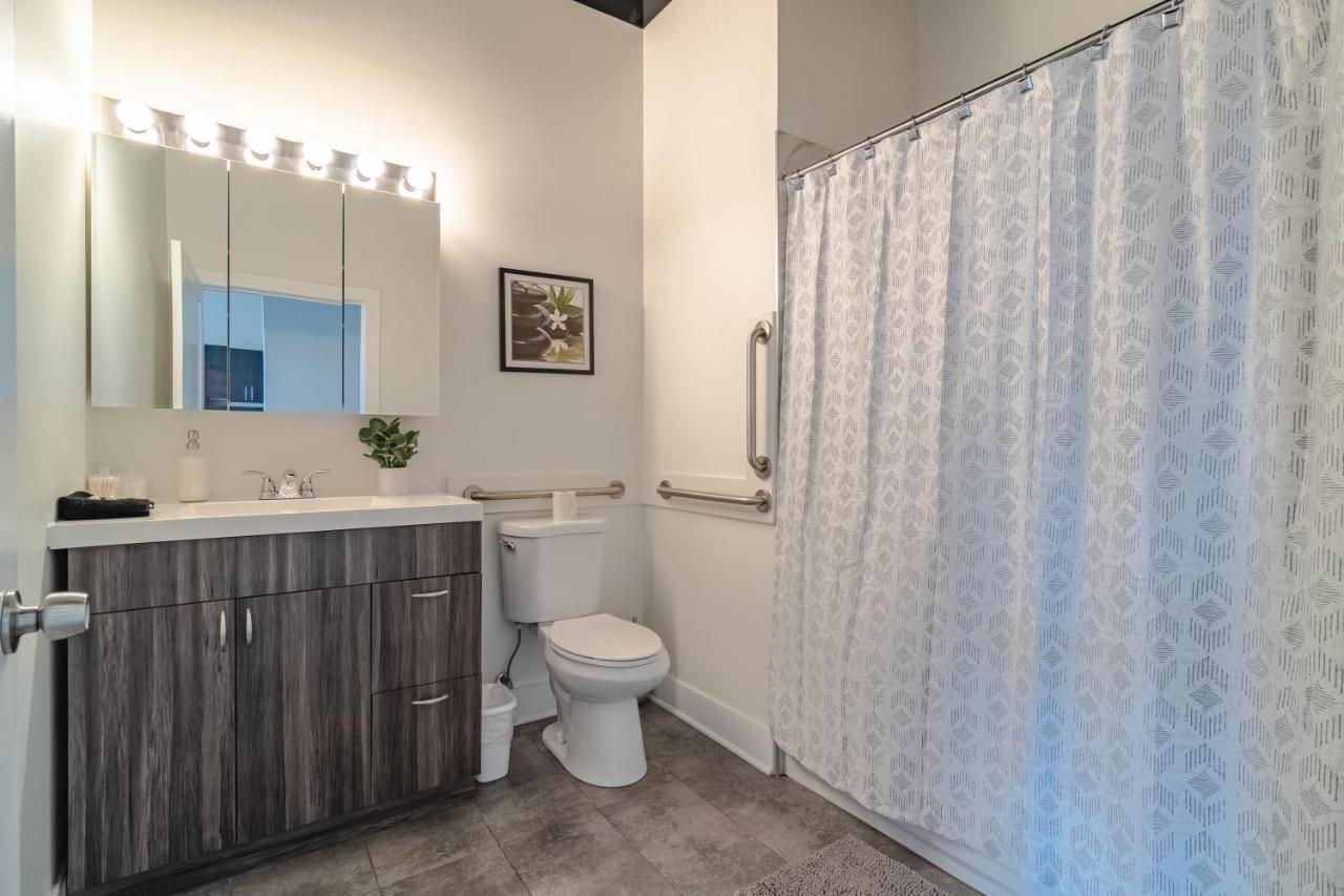 Mccormick Place 2b-2b With Optional Parking And Gym That Sleeps 8 Apartment