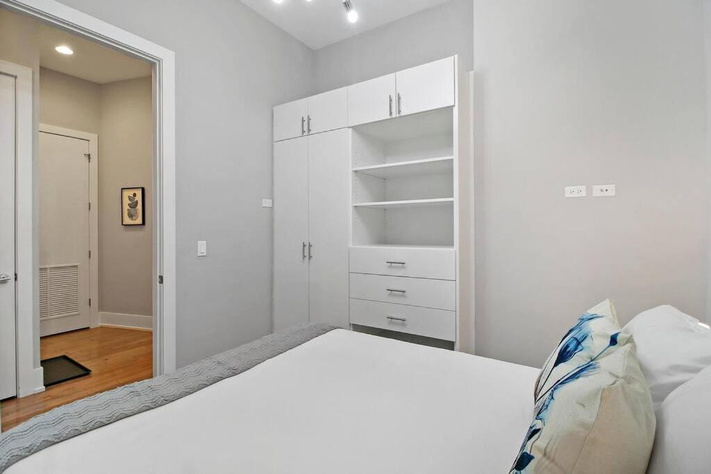 Well-equipped 2br Apt With Laundry - Crosby 205 *