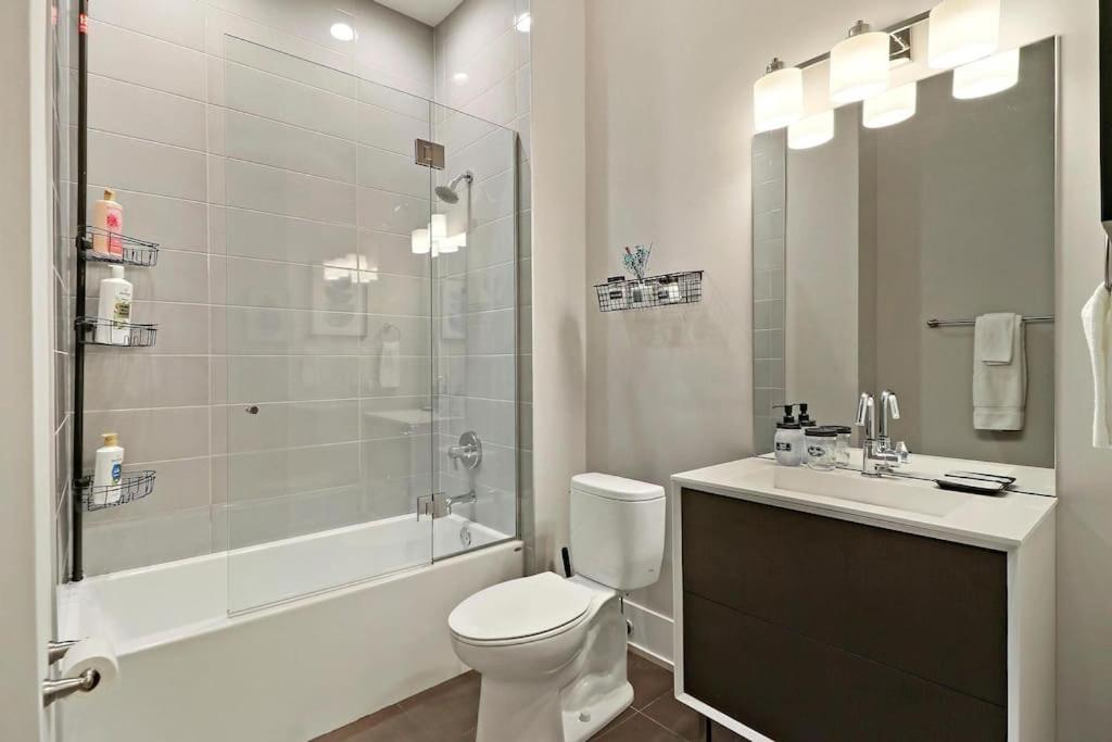 1-bedroom Minimalist With Laundry - Crosby 204 * Chicago
