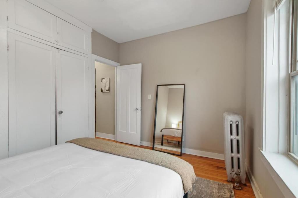 Apartment 3br Inviting With In-unit Washer & Dryer - Touhy 3n Chicago