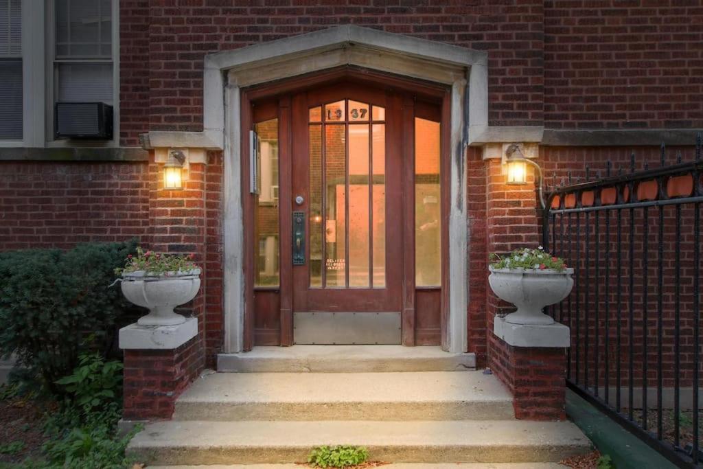 3br Inviting With In-unit Washer & Dryer - Touhy 3n Apartment
