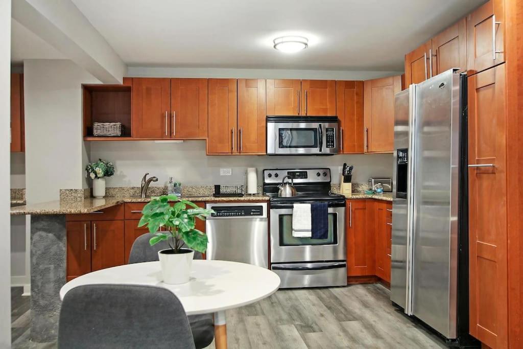 Chic 1br With Modern Comforts - Barry Ga *