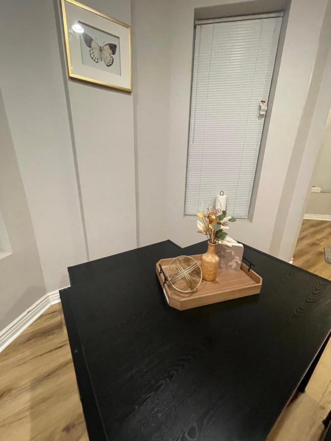 Spacious Brickstone Apartment Chicago