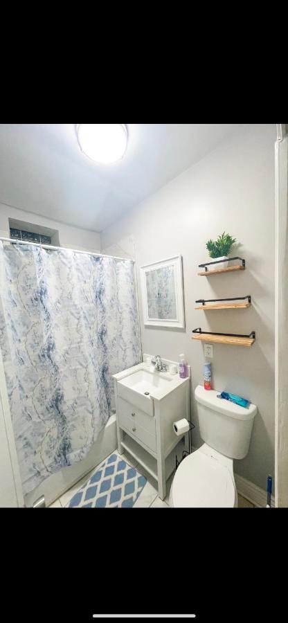 Spacious Brickstone Apartment *
