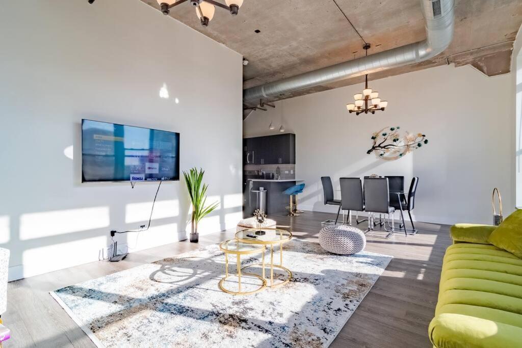 Apartment Mccormick Place Spacious 3br Family Heaven With Optional Parking Sleeps 10 Guests Near Soldier Field And Field Museum *