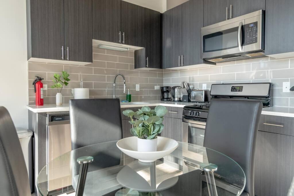 Mccormick Place Beautiful 2br With Optional Parking Sleeps Up To 8 Near Soldier Field, Grant Park And Lakefront Trail Apartamento Chicago