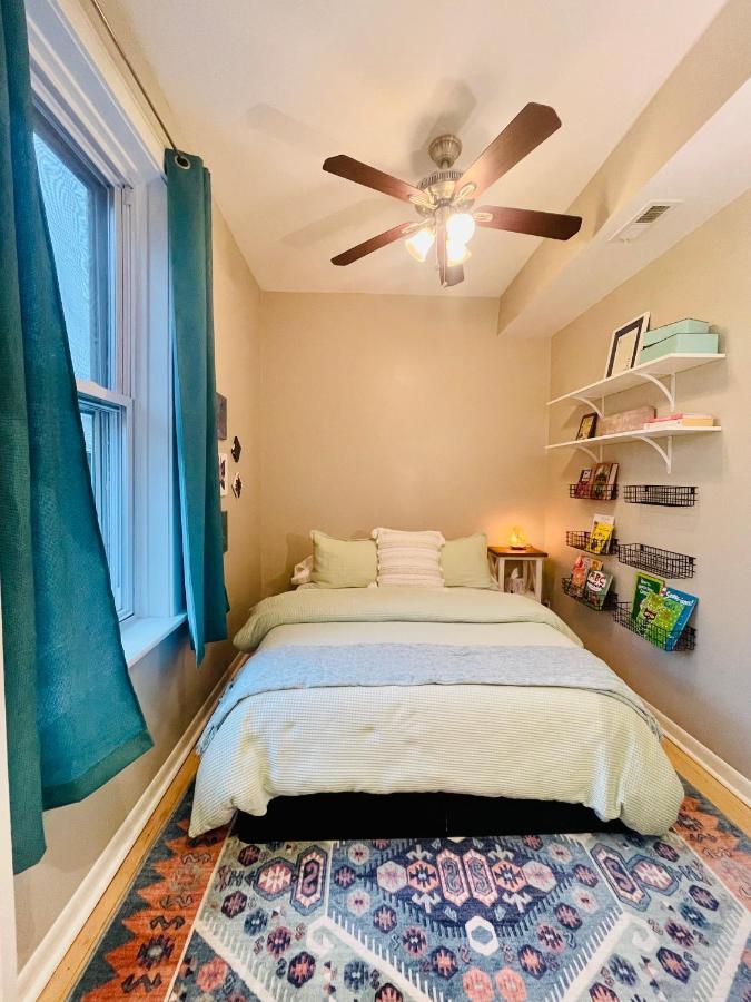 Sunny, Spacious, 3br 1ba Davlin Chicago