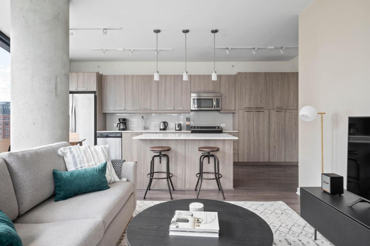 West Loop 2br W Wd Gym Lounge Nr L Chi-781 Chicago