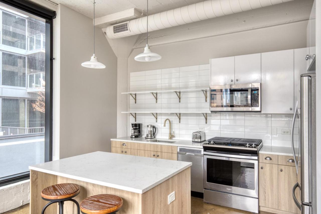 River North 1br W Gym Lounge Roof Nr Riverwalk Chi-897 Chicago