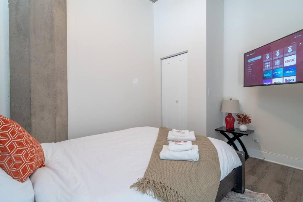 Mccormick Place With View 2br-2ba With Optional Parking That Sleeps Up To 8