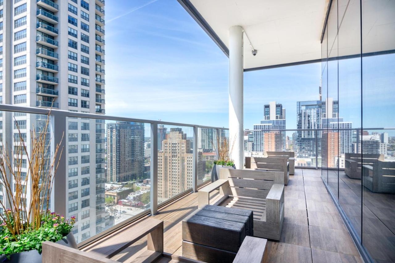 River N 1br W Gym Wd Nr Mag Mile By Bluegound Chi-127 Chicago