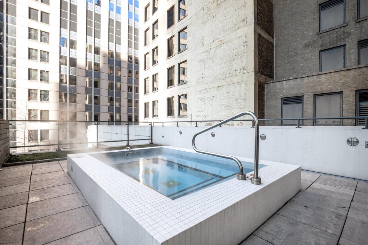 Loop W Pool Gym Lounge Nr Shops Chi-637 * Chicago