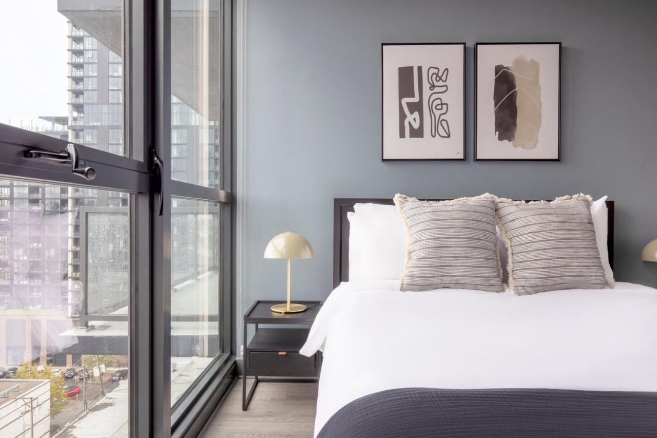 Chic Loop W Pool Gym Nr L Chi-724 * Chicago